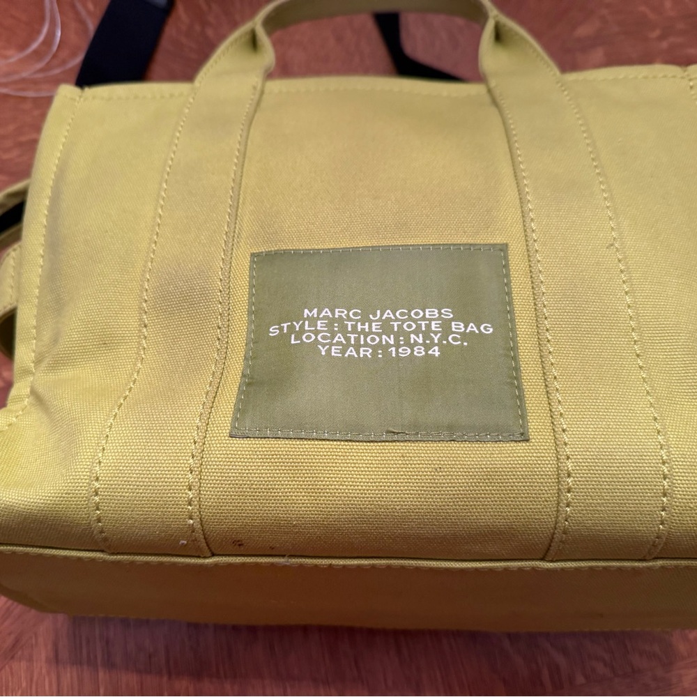 Marc Jacobs Bright Green Tote Bag - Picture 4 of 7